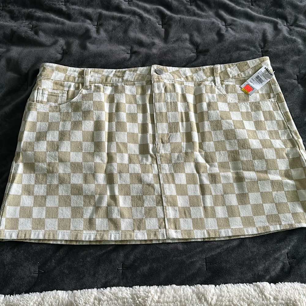 NWT checkered skirt Tilly’s brand